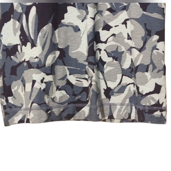 Chico's - NWT, Shift Dress W/ Short Sleeves, V-Neck, Blue Floral Design, Size 0 - Picture 6 of 12